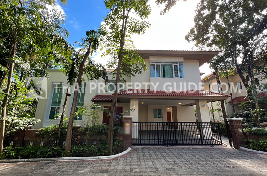 House with Shared Pool in Nichada Thani 